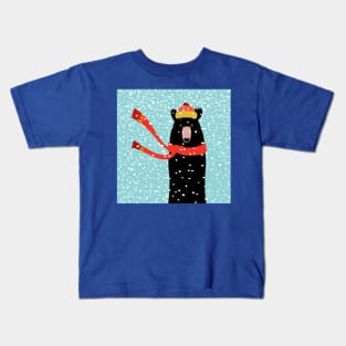 BLACK BEAR IN BLIZZARD Kids T-Shirt